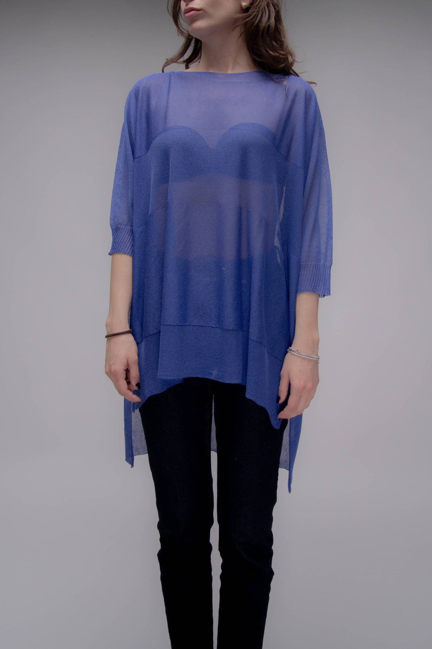 Pullover oversize con scollo a barca in maglia leggera