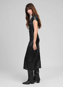 Abito lungo in similpelle nero con collo alto