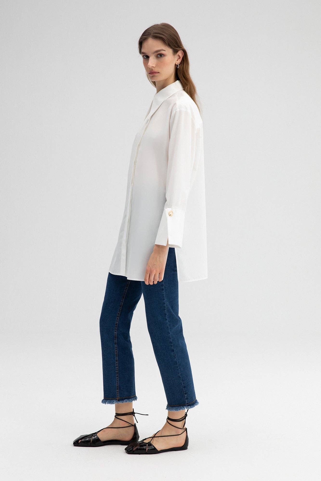 Camicia in popeline misto cotone con polsini ampi