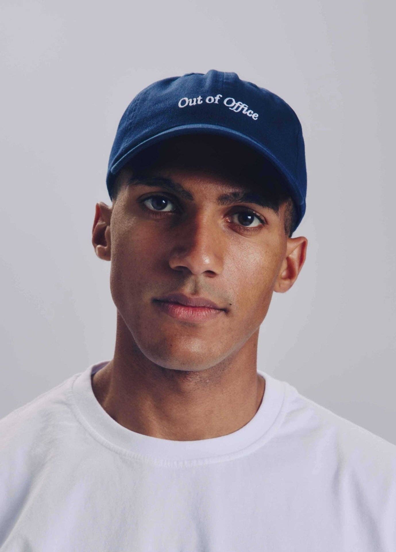 Cappellino baseball "Out of Office" ricamato