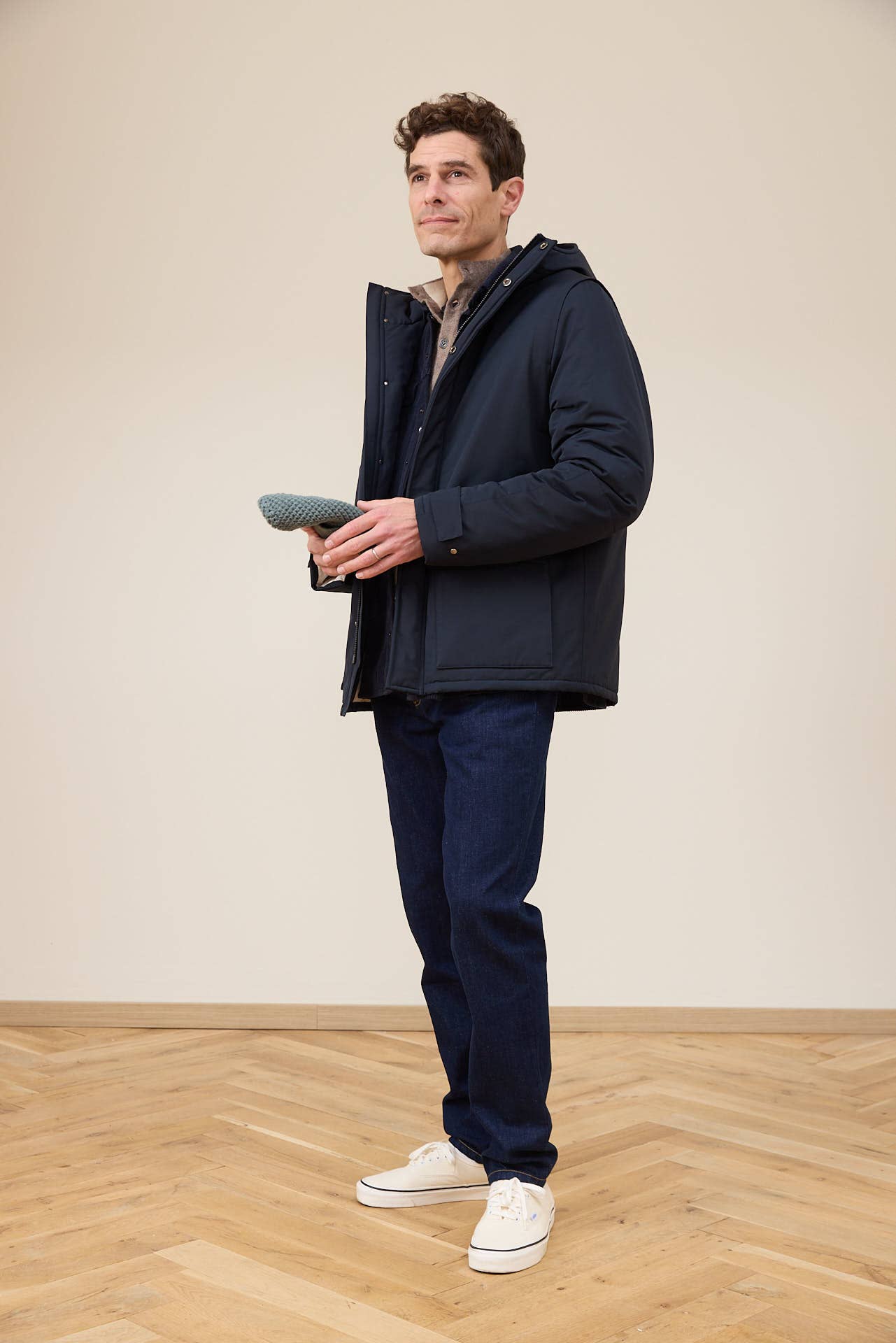 Parka corta blu scuro imbottita con cappuccio