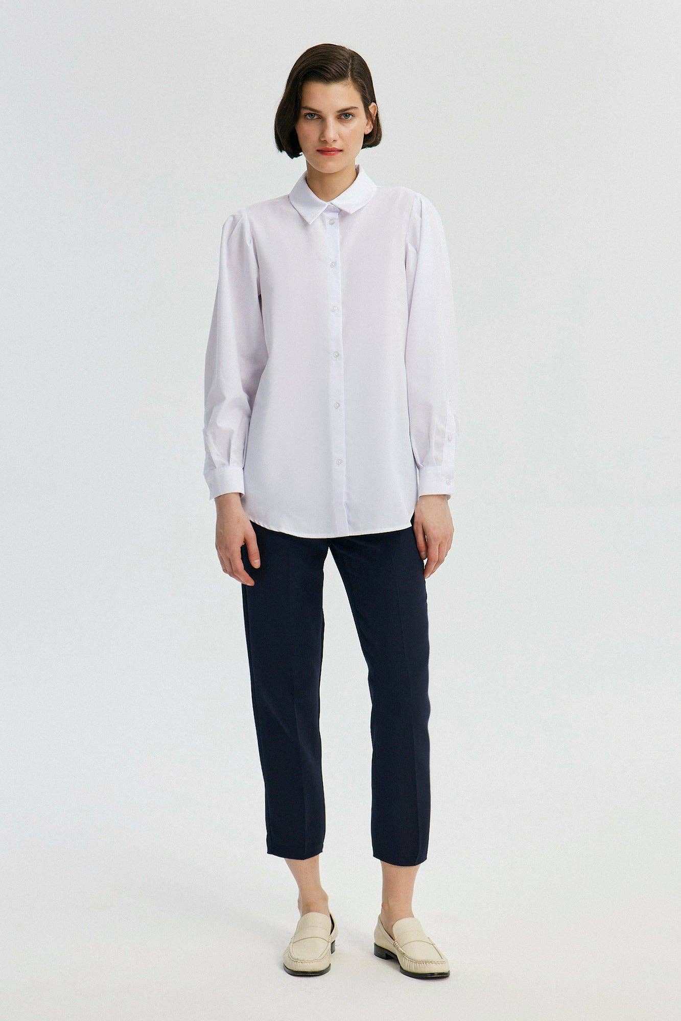Camicia bianca con maniche plissettate