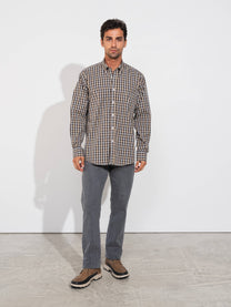 Camicia relaxed fit in lino misto con colletto button-down
