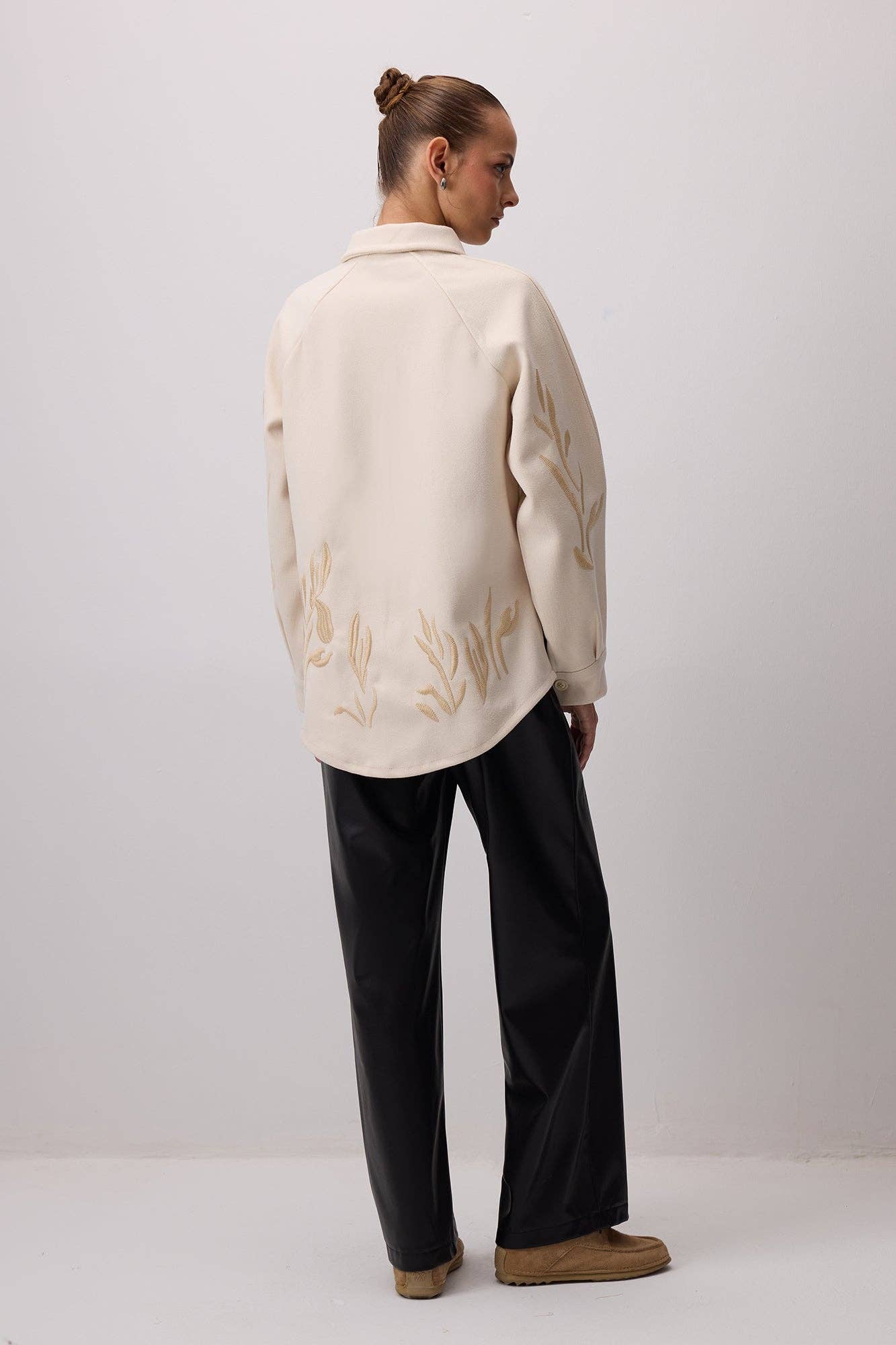 Shacket in lana ricamata Kale