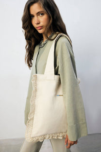 Borsa tote in tela con bordo in pizzo chic