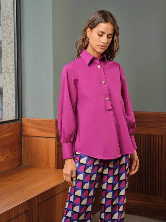 Camicia a tre bottoni dal fit comodo