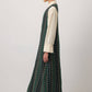 Abito lungo smanicato in tweed con scollo a V