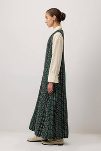 Abito lungo smanicato in tweed con scollo a V