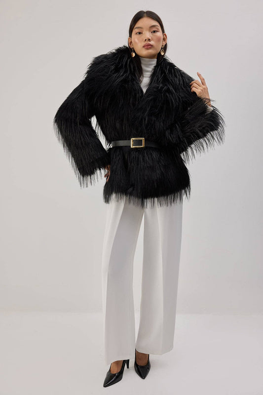 Cappotto corto in pelliccia sintetica