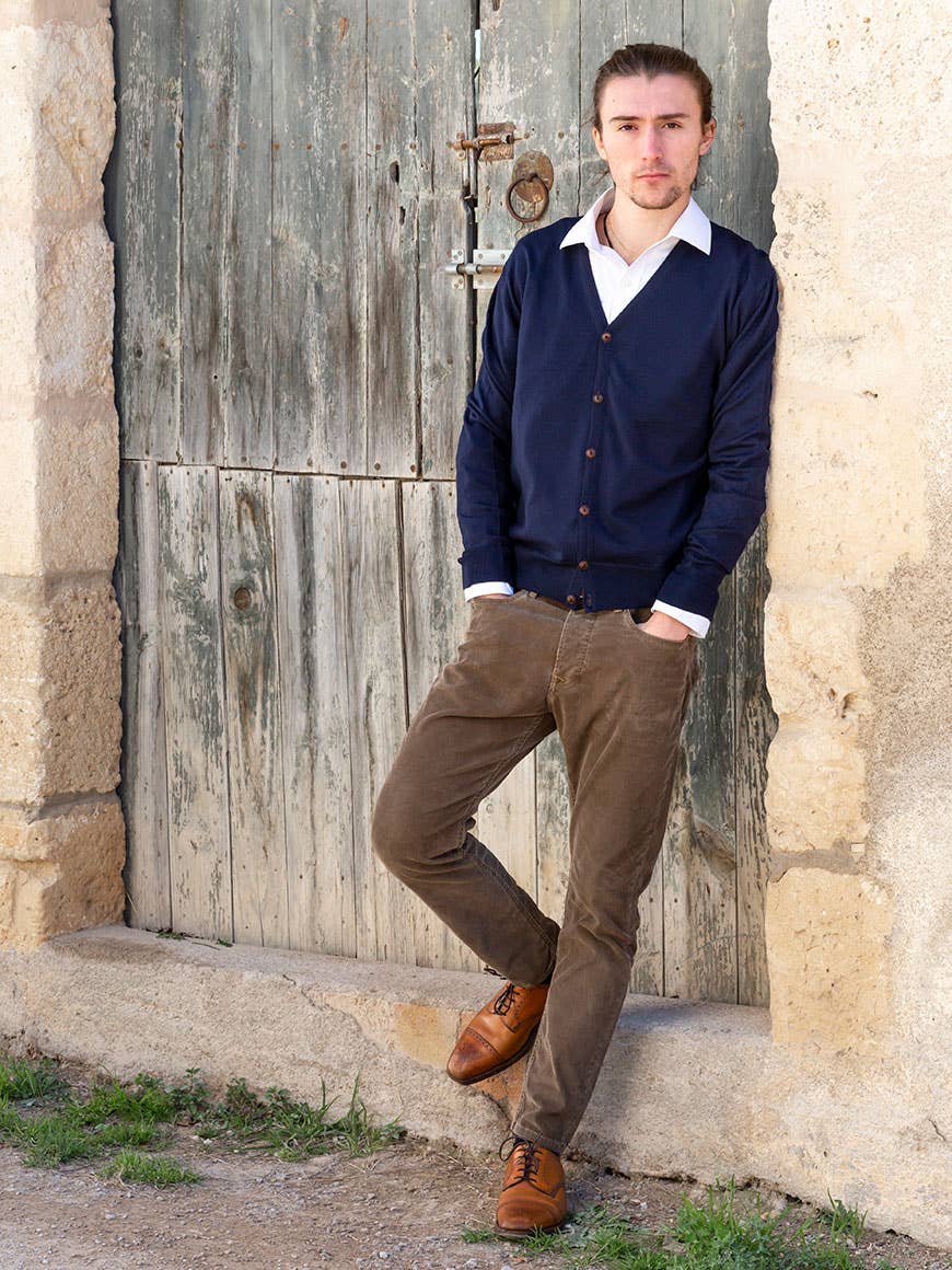 Cardigan uomo con scollo a V e bottoni