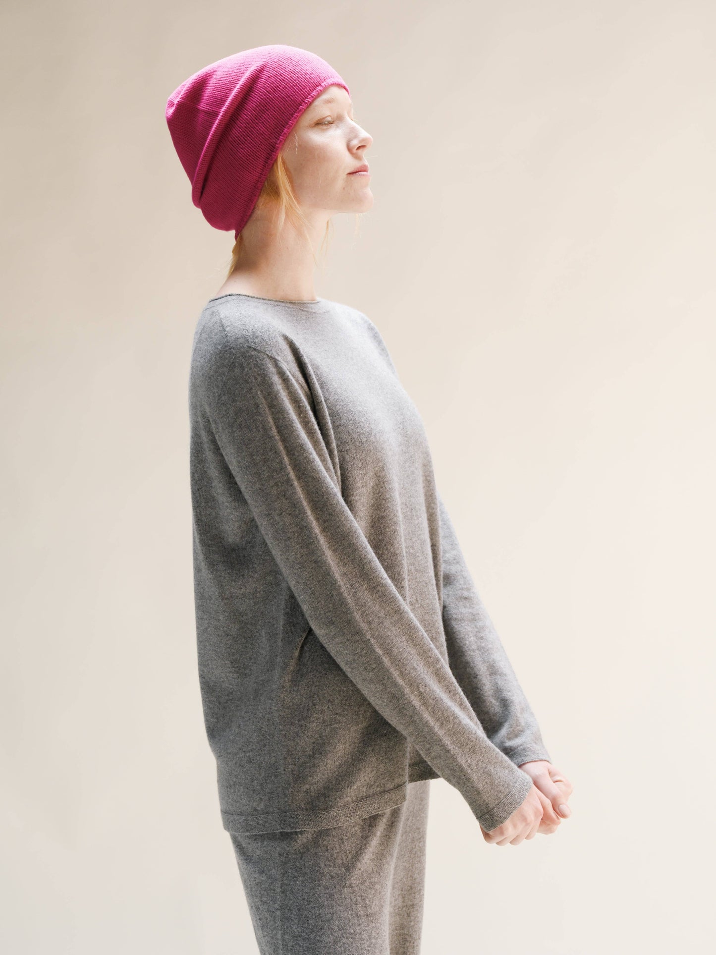 Maglia girocollo in misto cashmere con scollo curl