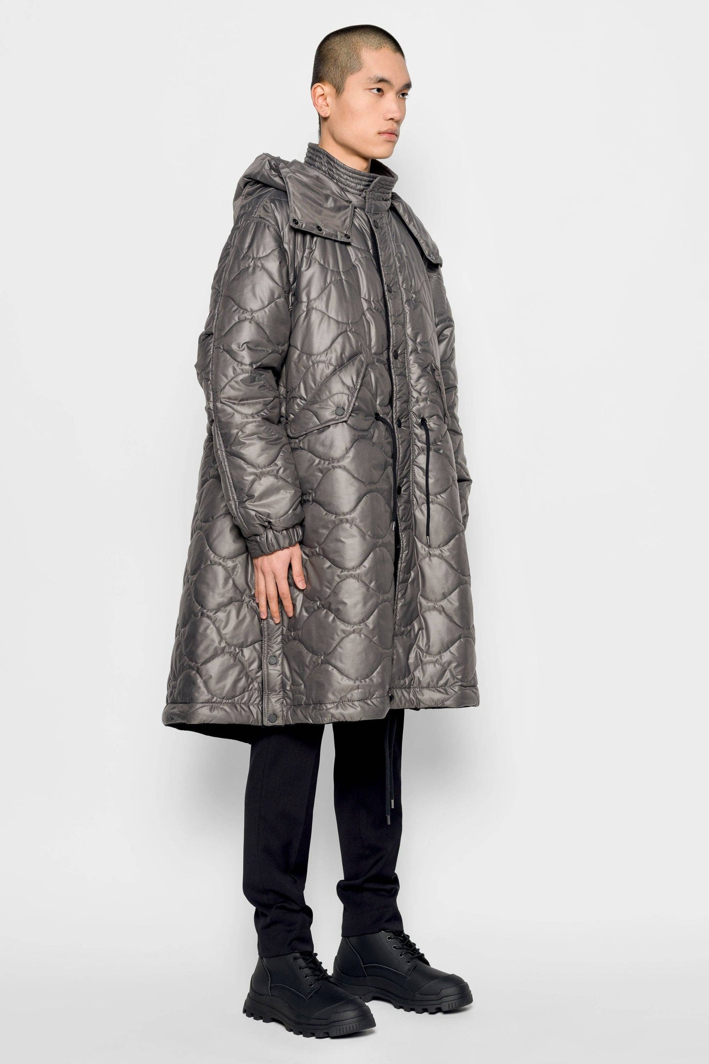 Parka oversize trapuntato con cappuccio staccabile