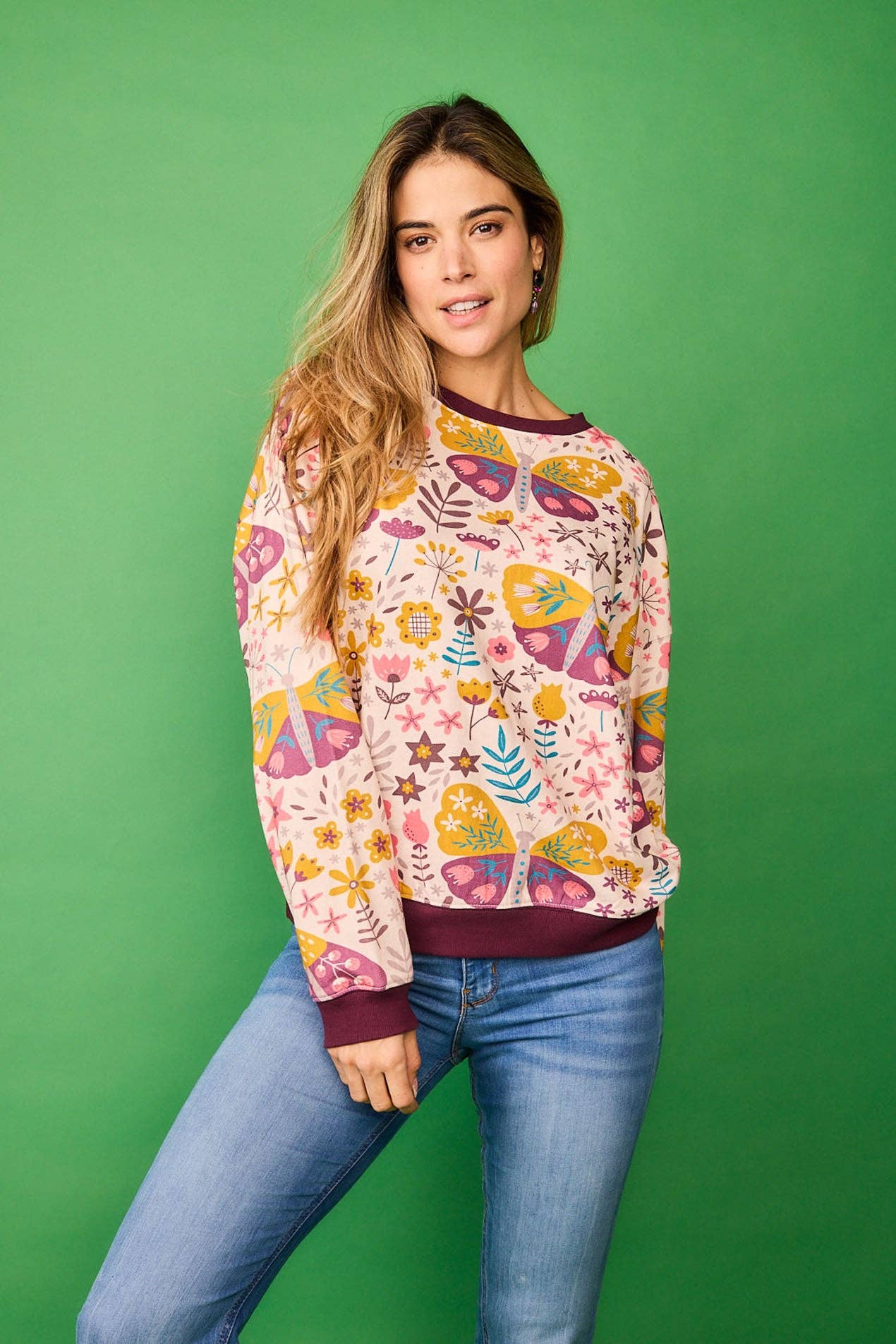 Felpa in cotone con stampa farfalle e frutti