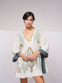Vestito tunica corto in cotone con ricami a contrasto