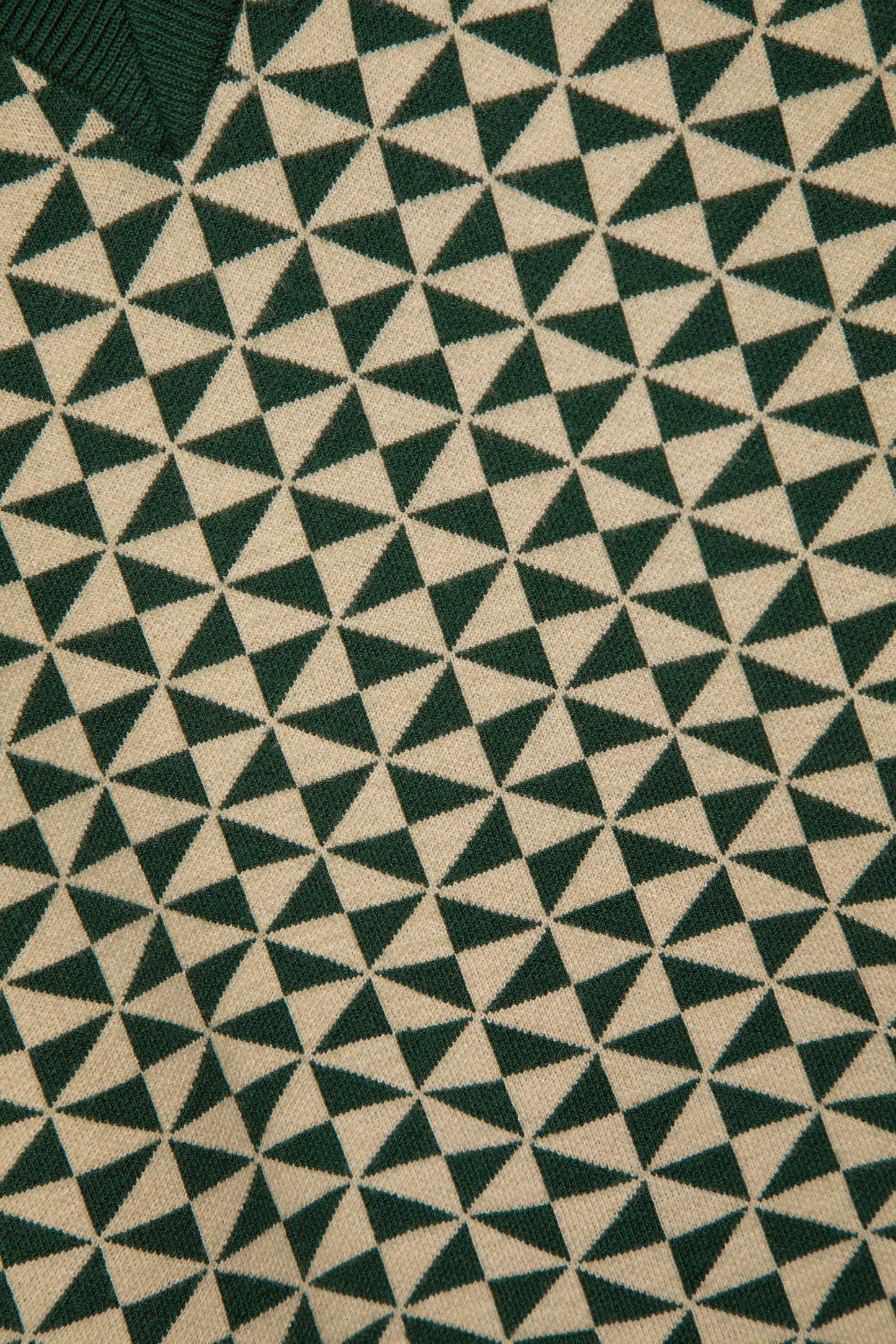 Abito jacquard con scollo a V
