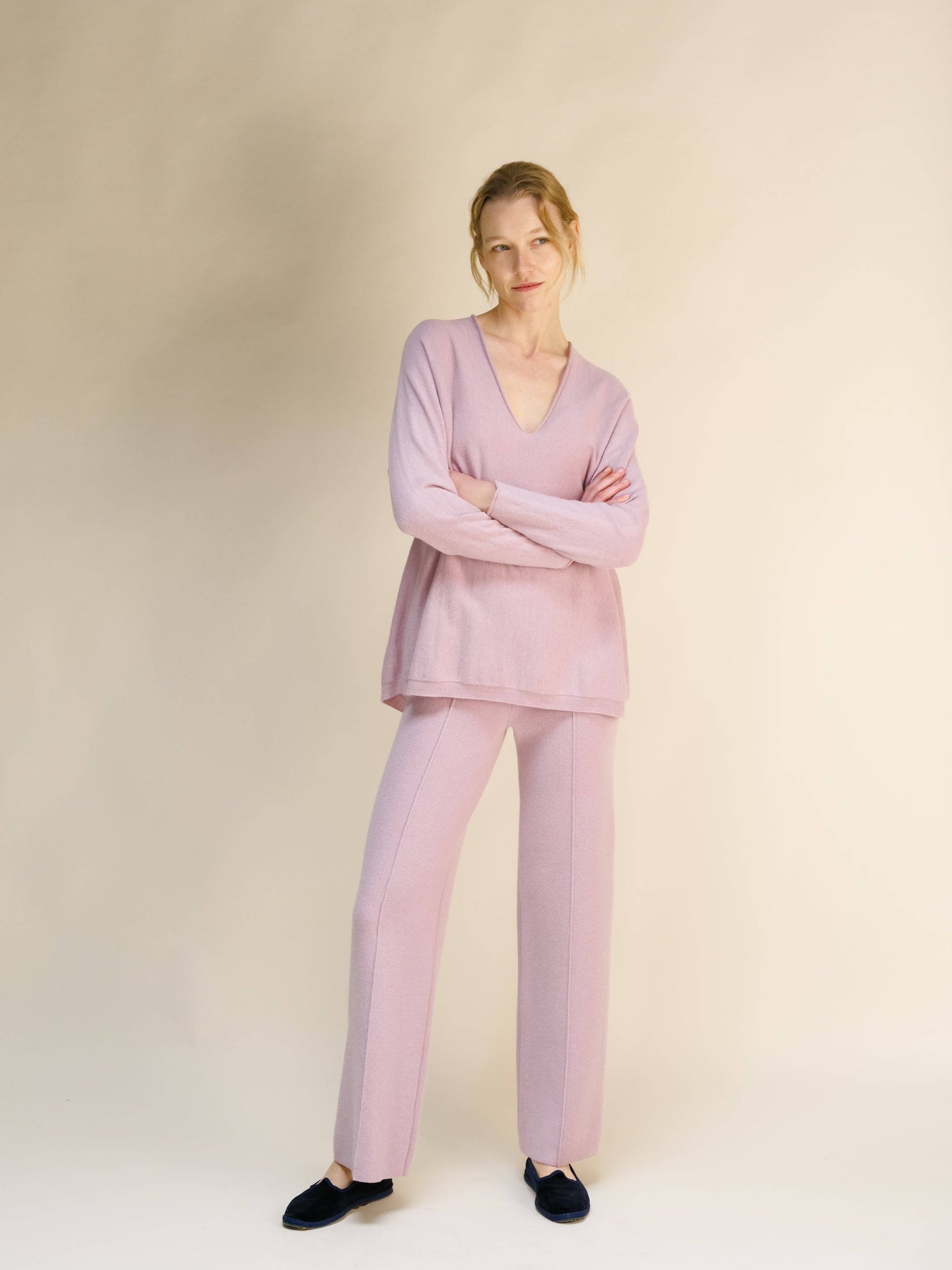 Maglione lungo con scollo a V profondo in misto cashmere