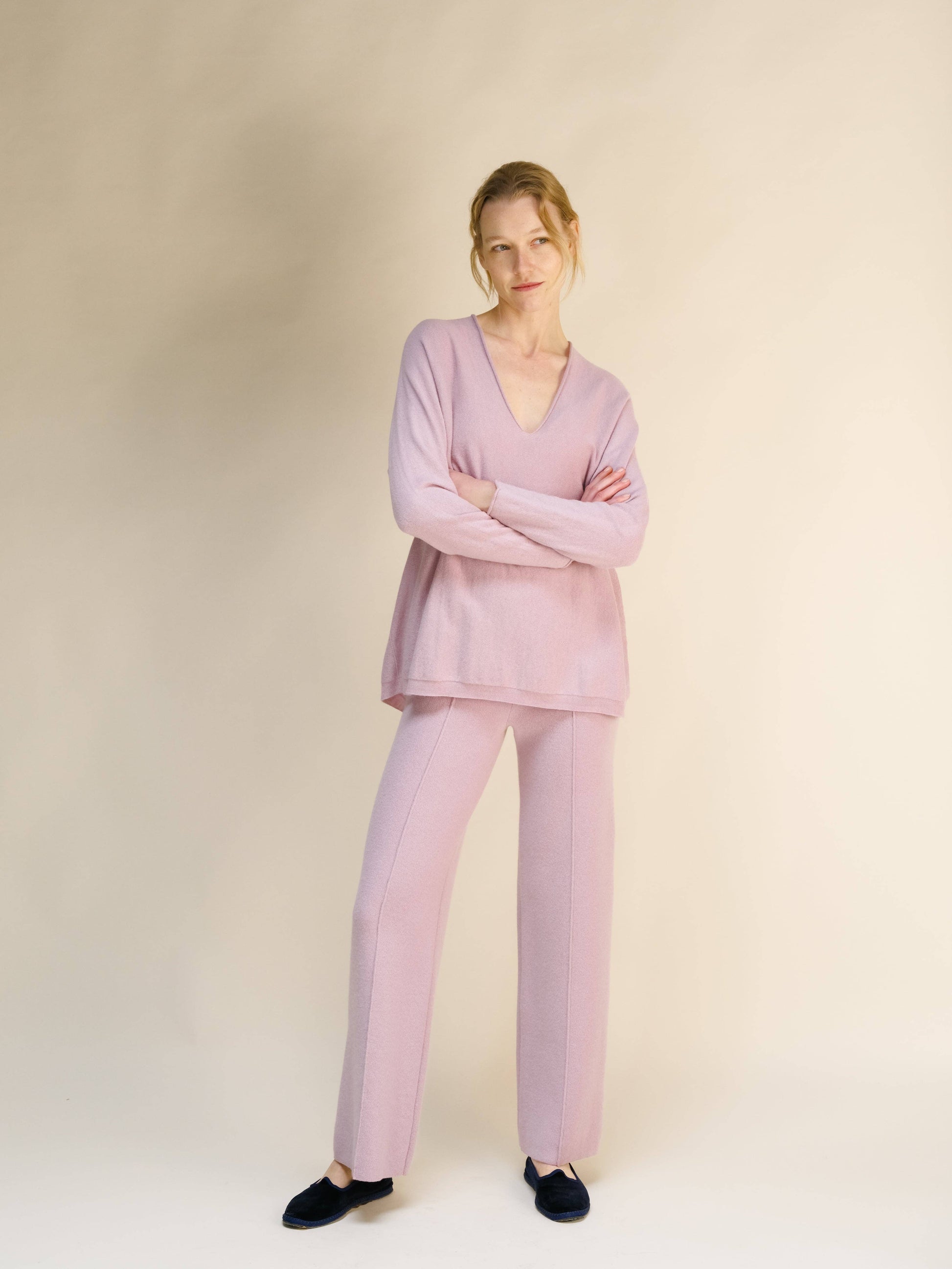 Maglione lungo con scollo a V profondo in misto cashmere
