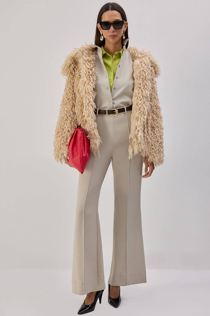 Cappotto corto in eco pelliccia beige