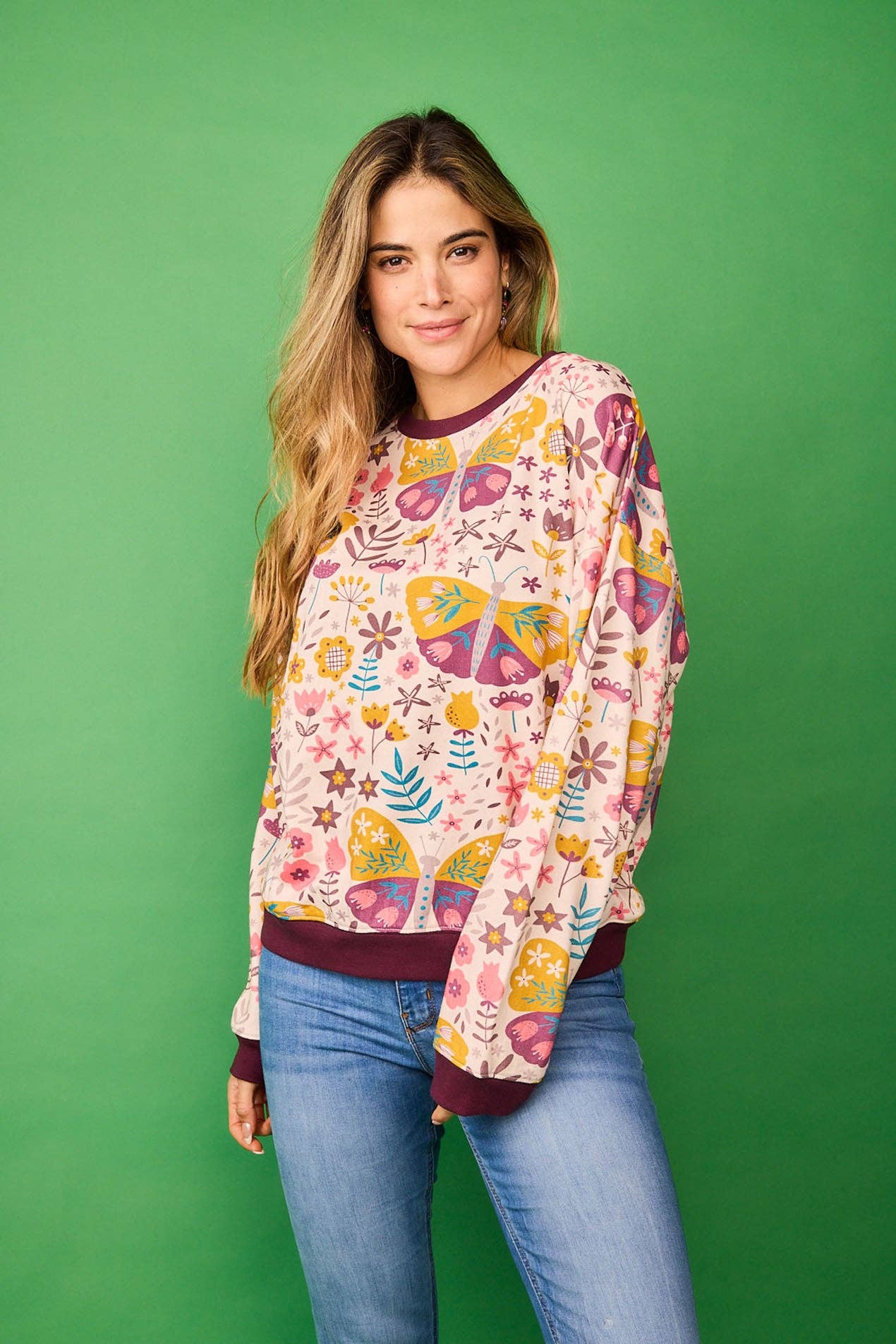 Felpa in cotone con stampa farfalle e frutti