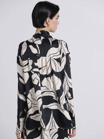 Blusa fluida con fiocco e stampa grafica