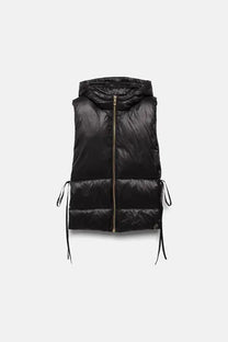 Gilet imbottito con cappuccio e lacci laterali
