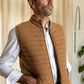 Gilet imbottito in lana merino con tasche color cammello