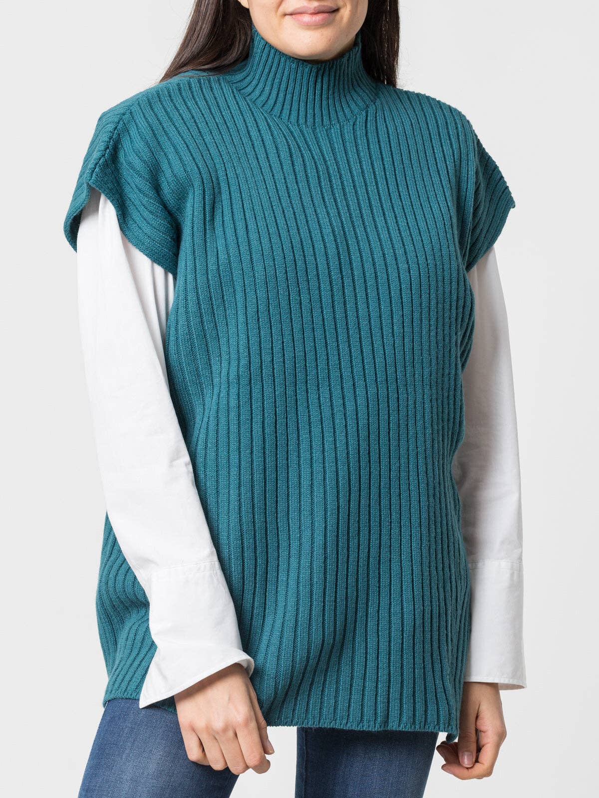 Gilet in maglia a coste con collo alto