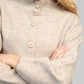 Gilet in maglia color talpa con collo alto e bottoni