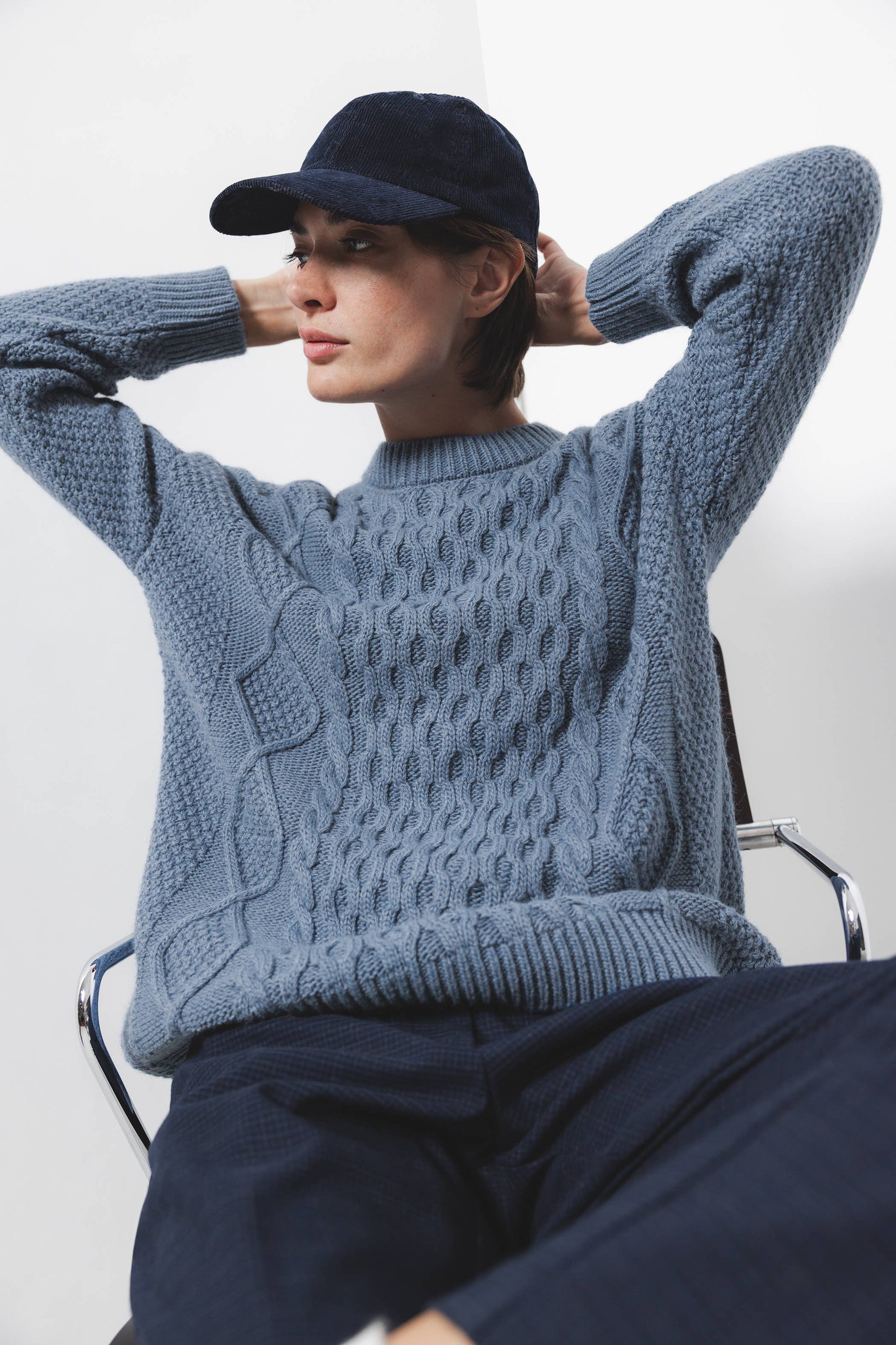 Maglione in maglia strutturata con trecce