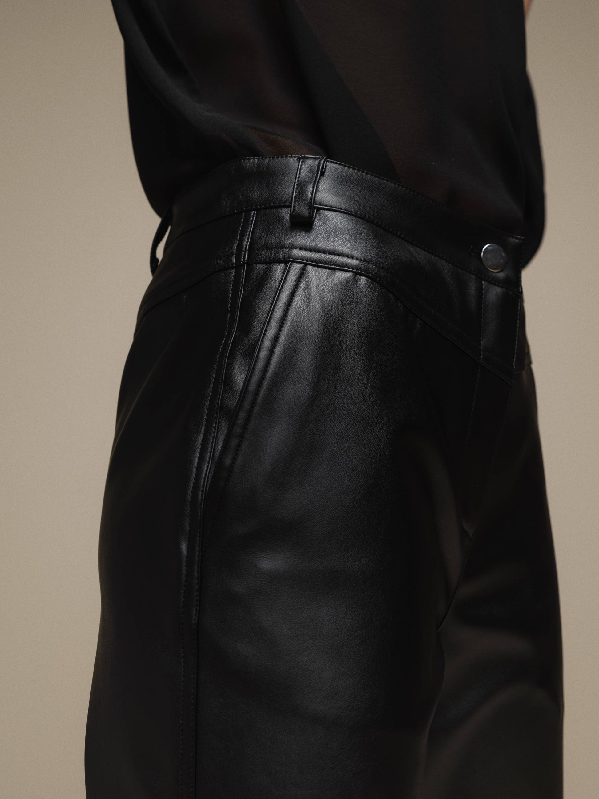 Pantaloni donna in ecopelle PU neri