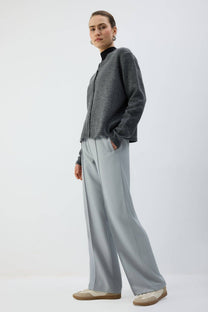 Pantaloni a pieghe con vita elasticizzata