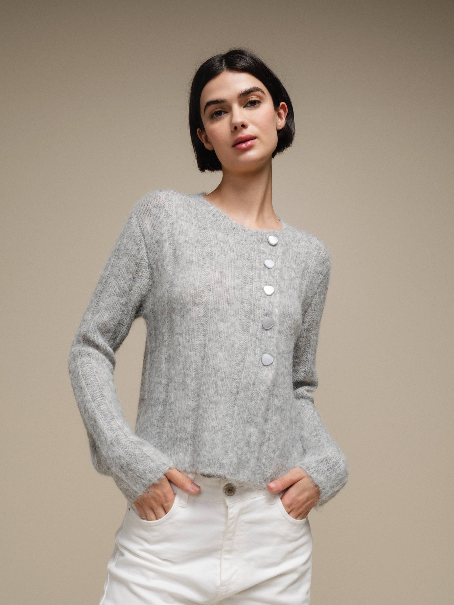Cardigan in maglia morbida con bottoni