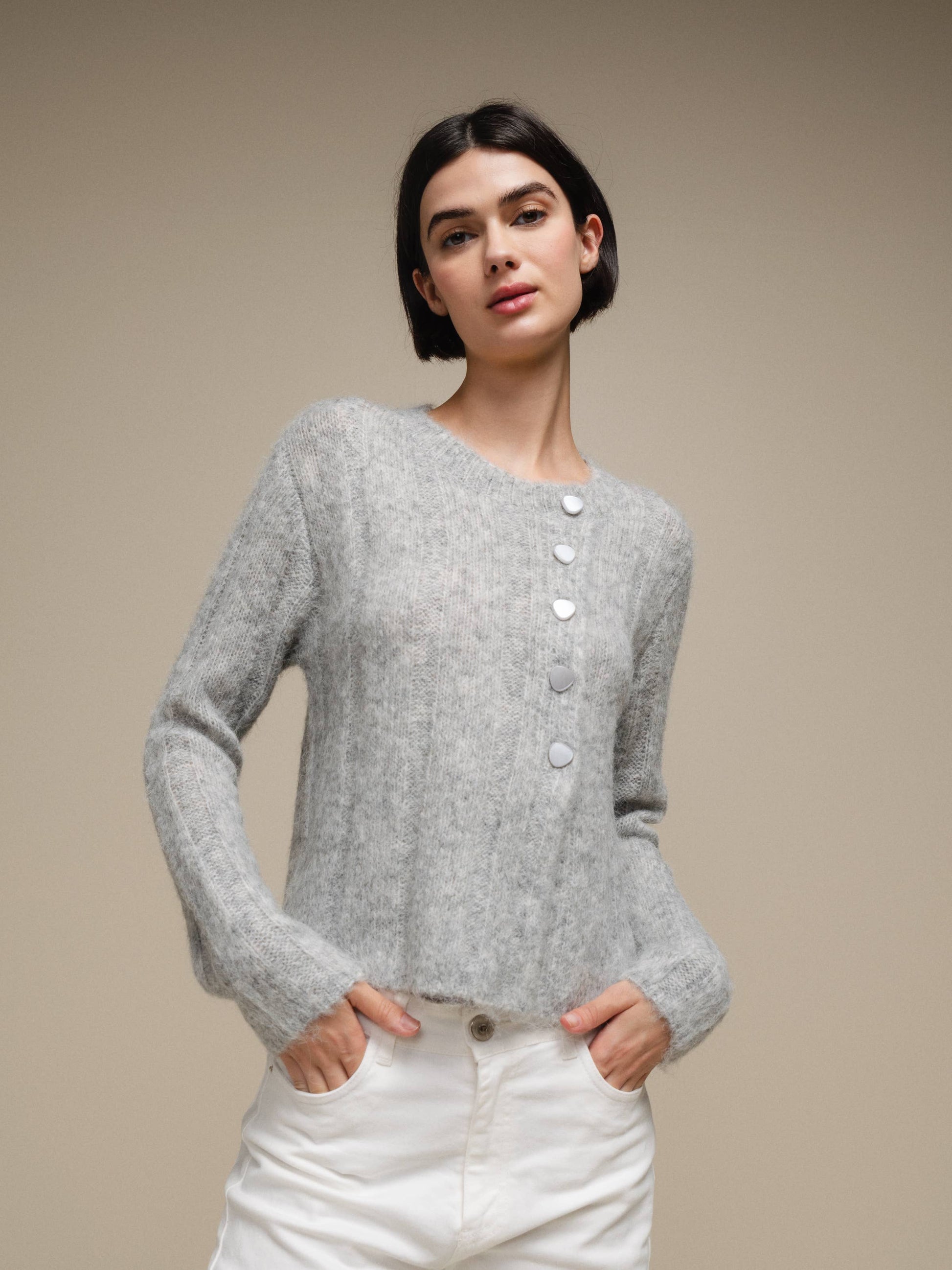 Cardigan in maglia morbida con bottoni