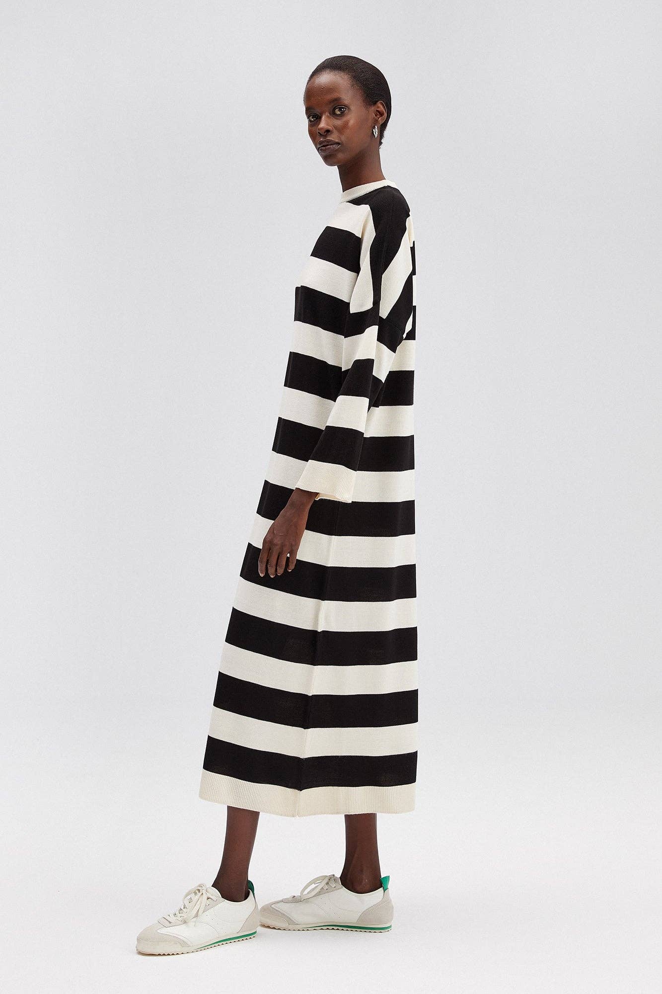 Abito midi oversize in maglia a righe larghe