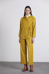 Camicia in ecopelle con nodo laterale