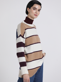 Maglione oversize a righe con collo alto