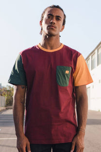 T-shirt con taschino in cotone biologico color block bordeaux