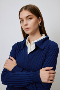 Abito maxi in maglia a coste con colletto polo