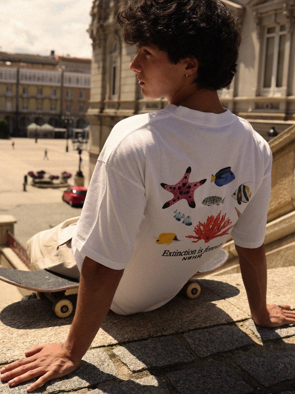 T-shirt oversize “Extinction is Forever” in cotone biologico