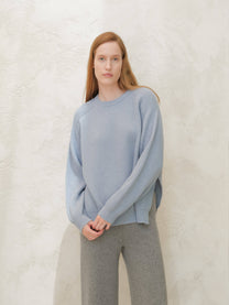 Maglione girocollo a coste con spacchi laterali in misto cashmere