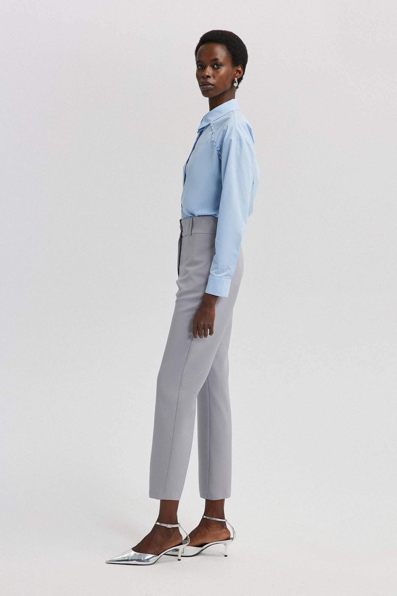 Pantaloni in crêpe grigi a vita alta