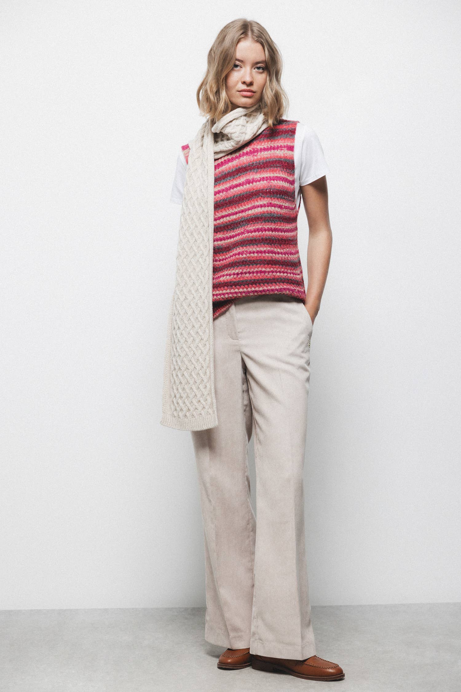 Pantaloni in velluto a coste da donna