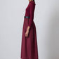 Abito midi plissé bordeaux con cintura