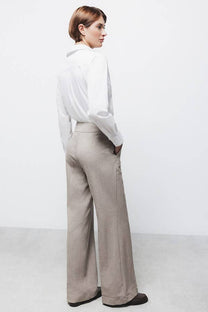 Pantaloni dritti con laccio in vita