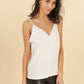 Top camisole in raso con scollo a V in pizzo
