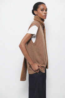 Gilet in maglia rasata con scollo tondo