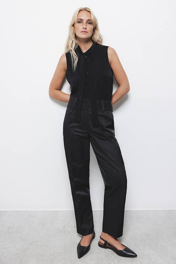 Pantaloni eleganti a vita media dal taglio affusolato