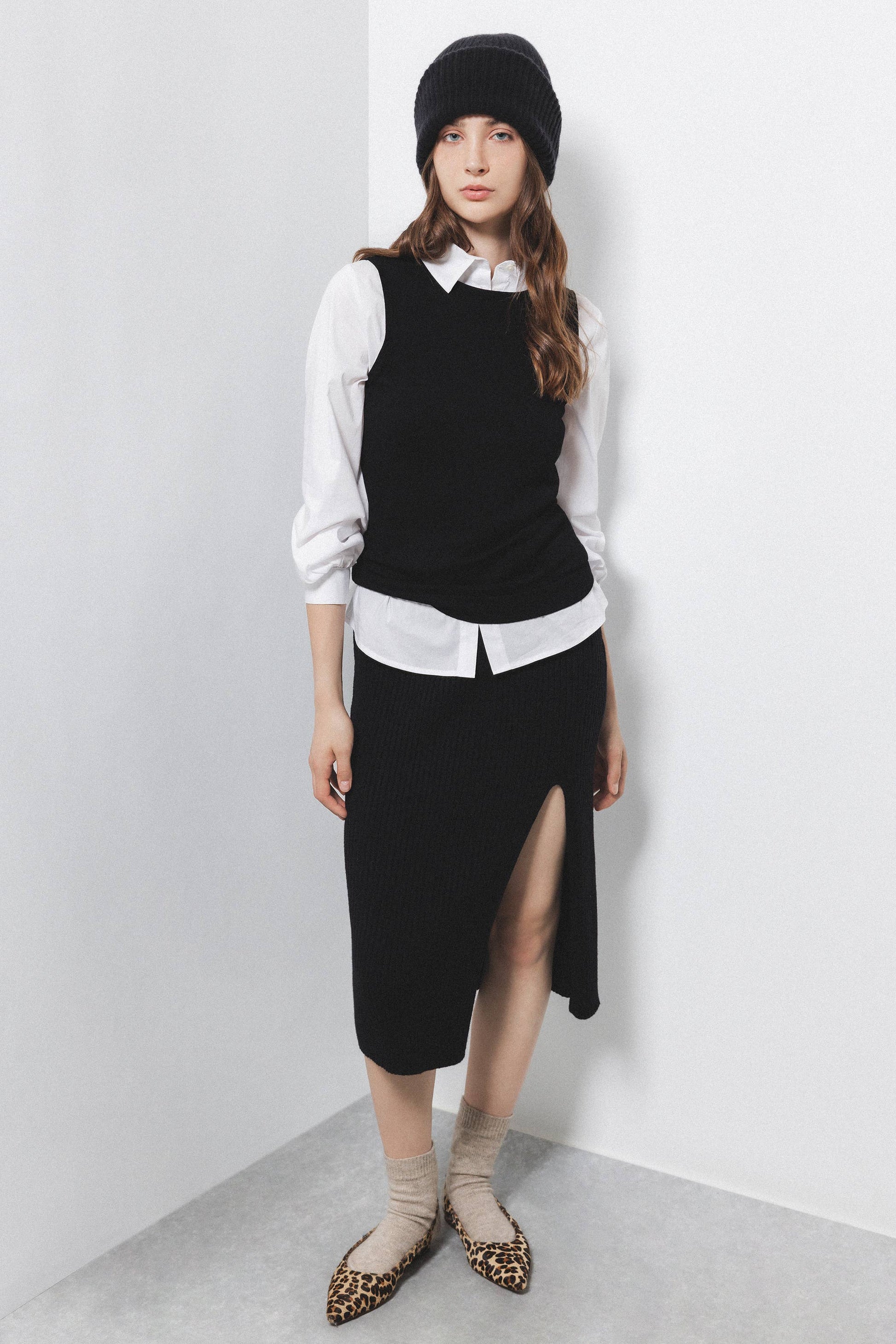 Gonna midi in maglia a costine con spacco frontale