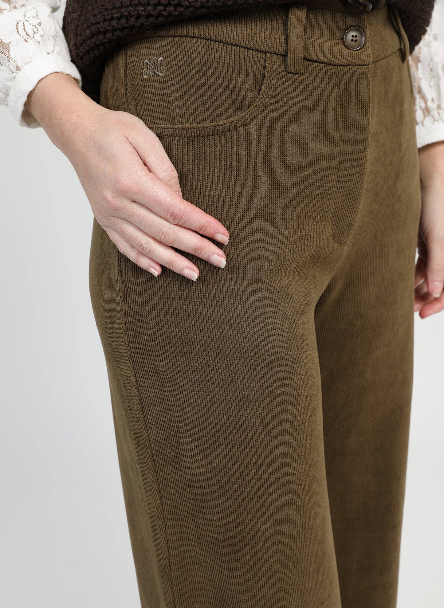 Pantaloni ampi in velluto a coste verde militare