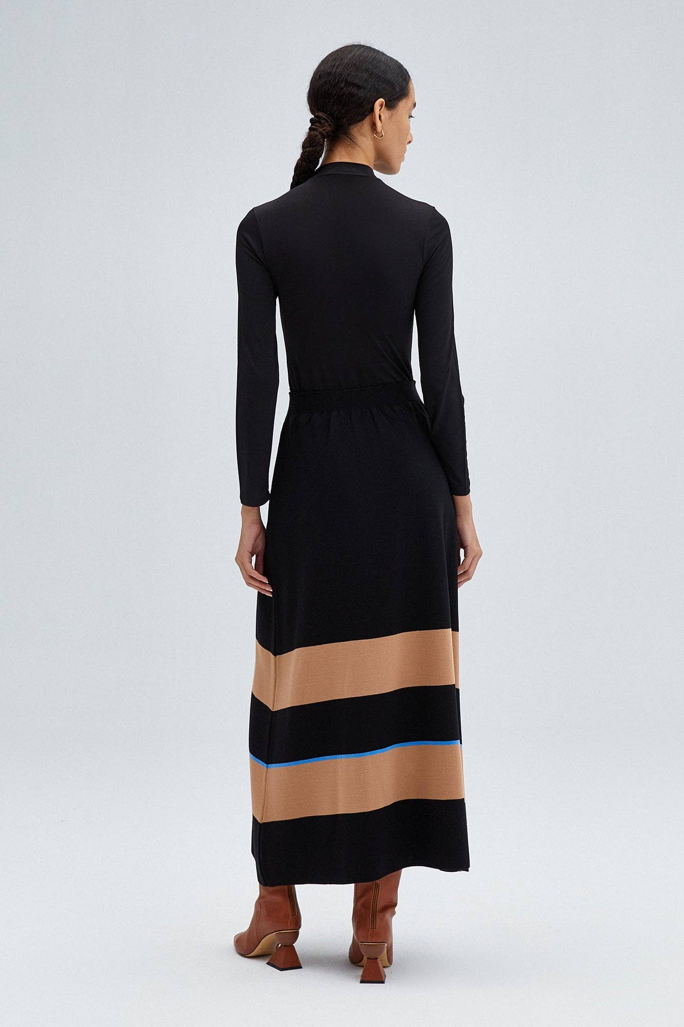 Gonna midi in maglia a righe con vita elasticizzata
